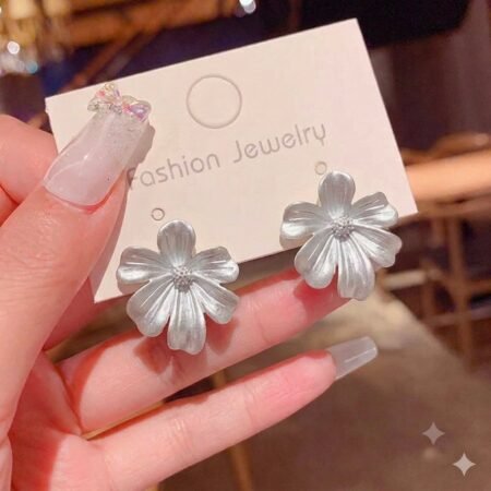 Daisy ~ white anti tarnish